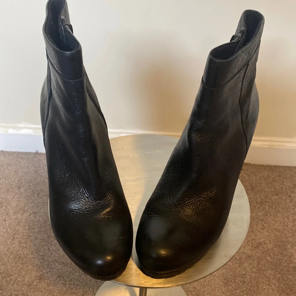 ALDO WOMEN’S DROUILLARD-96 Black Wedge Ankle Boots Size 39B